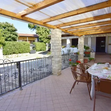 In Mit Terrasse * Zambratija (Istria)